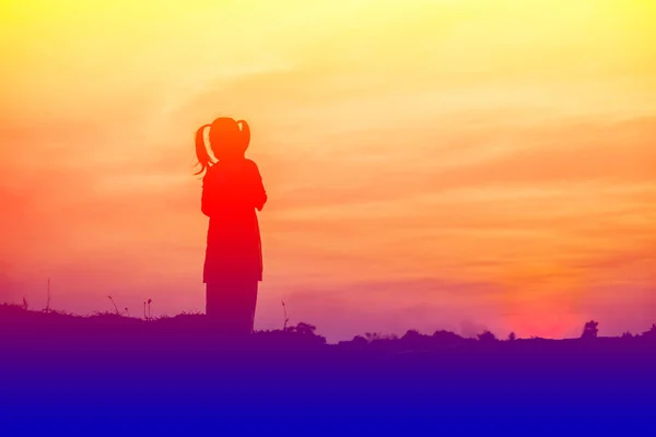 Kindersilhouette Momente Der Freude Des Kindes Sonnenuntergang Der Natur — Stockfoto