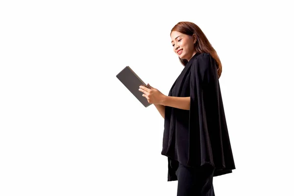 Azji Bizneswoman Stojąc Przekraczając Jej Ramiona Biurowcu Korytarz Zdjęcie — Zdjęcie stockowe
