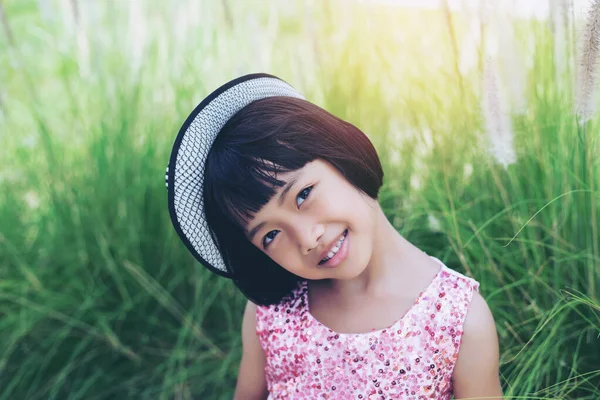 Sonriendo Hermosa Chica Retrato Stock Foto —  Fotos de Stock