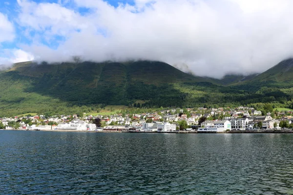 Foto Hermosa Ciudad Orsta Noruega State Más Romsdal — Foto de Stock