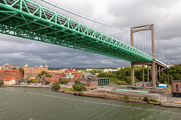 Göteborg İsveç'te bir şehir, güzel yeşil köprü manzaralı 