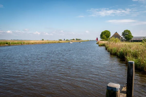 Нидерланды Влажная Страна Полная Канав Каналов Парусные Лодки Обширные Равнины — стоковое фото