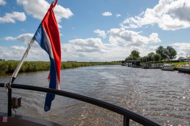 Şehirden Wadden Denizi 'ne akan Groningen ilindeki Reitdiep nehri.