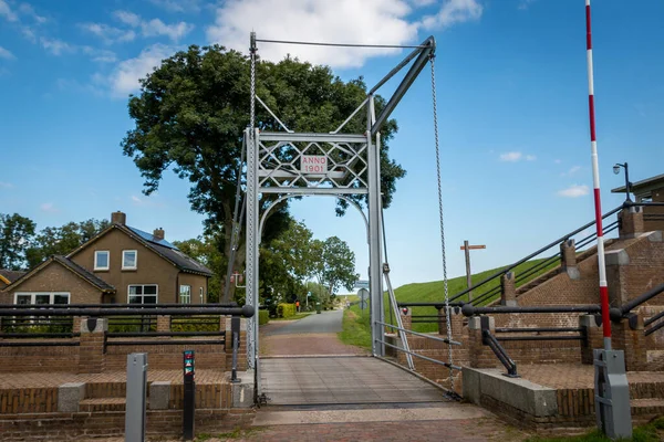 Puente Levadizo Antiguo Esclusa Pueblo Ezumazijl Parte Noreste Provincia Frisia — Foto de Stock