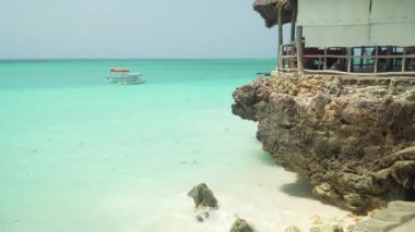 restoranın terasında bir uçurum Okyanusu yakın Tarih