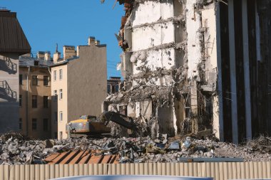 Hidrolik ekskavatör bina sökme