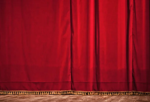 Κλειστή Κουρτίνα Κόκκινη Σκηνή Ενός Θεάτρου — Φωτογραφία Αρχείου