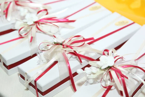 Beautiful Wedding Favors Wrapped Cute Boxes — Stock Photo, Image