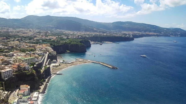 Festői Légi Kilátás Nyílik Sorrento Turisztikai Hely Nagyon Híres Olaszország — Stock Fotó