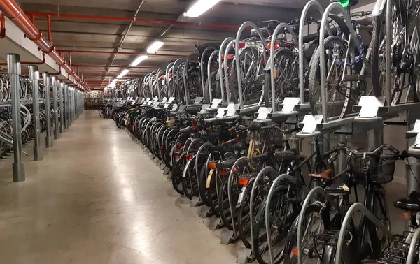 Underjordisk Parkering För Cyklar Centrum Florens Italien — Stockfoto