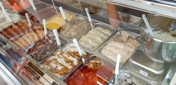 Diferentes Sabores Helado Una Heladería — Foto de Stock