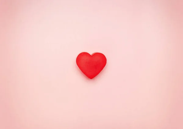 Red Heart Center Pink Background — Stock Photo, Image