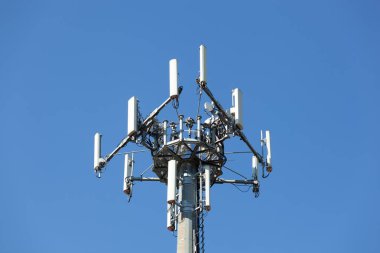 Sinyalin mobil telefon ağ üzerinde yinelemek için kullanılan anten
