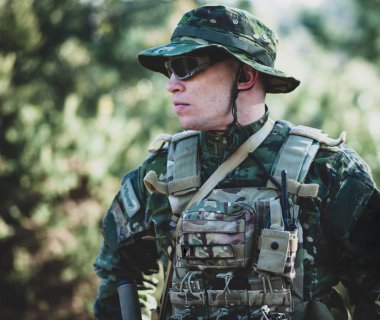 Airsoft askeri oyunu