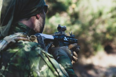 Airsoft askeri oyunu