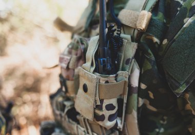 Airsoft askeri oyun telsiz teçhizatı.
