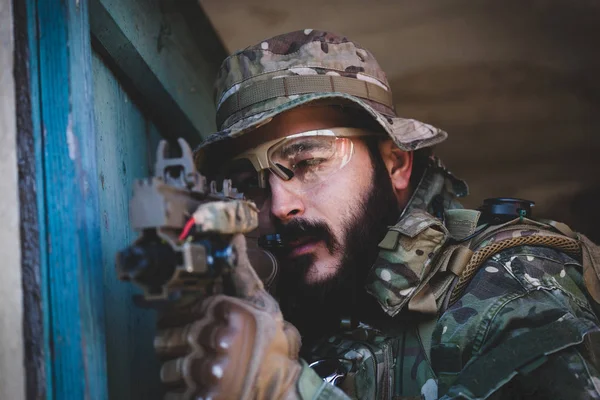 Airsoft askeri oyunu