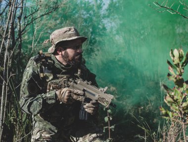 Airsoft askeri oyunu