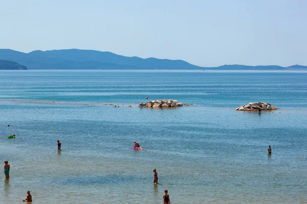 Utsikt över stranden i Follonica, Italien. — Stockfoto