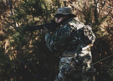 Airsoft askeri oyunu