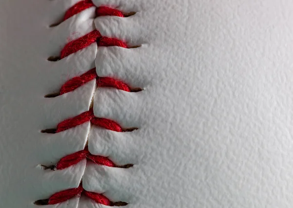 Macro di nuova palla da baseball con spazio copia . — Foto Stock