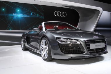 Moskova-Eylül 1: Audi R8 V10 spyder Herimoncourt Moskova Uluslararası Otomobil salon Mias Moskova'da Uluslararası Sergi 1 Eylül 2012