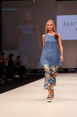 Moskova - 1 Eylül 2016: Beatrice giyim koleksiyonu moda endüstrisinin Collection Premiere Moskova BGBM Uluslararası fuarında.