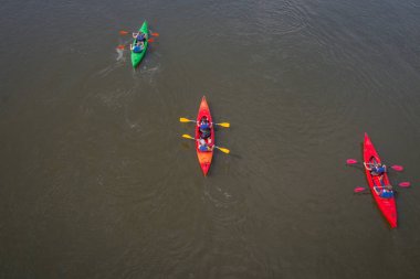 Kayak gezisi Nehri üzerinde