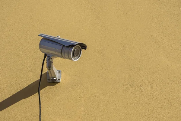 Cámara Cctv Moderna Instalada Pared Del Edificio Concepto Vigilancia Seguimiento — Foto de Stock