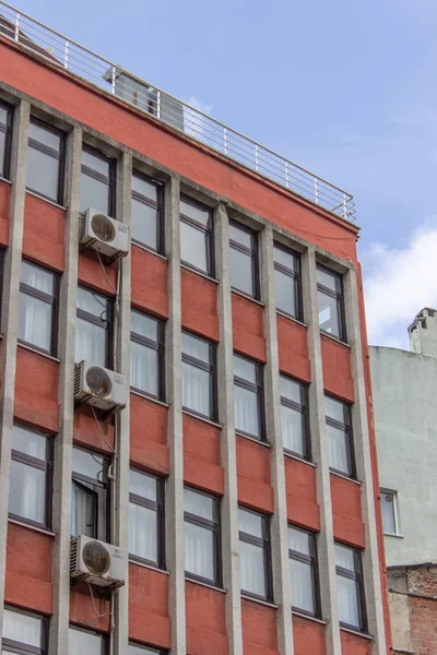 Fotografía Vertical Fachada Varios Pisos Perspectiva Del Edificio Color Naranja — Foto de Stock