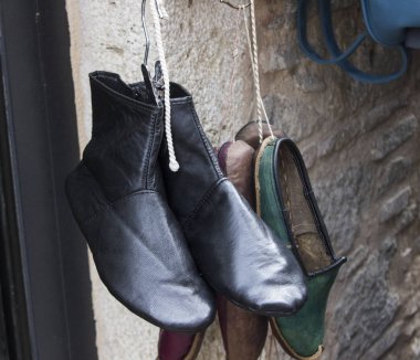 Yakın çekim shot geleneksel eski Türk siyah ayakkabı