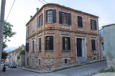 Türkiye'de bina Yığma tuğla taş otel geniş köşe ateş