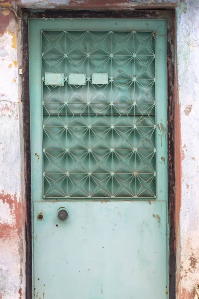 Tiro Dianteiro Porta Metal Verde Tradicional Aldeia Turca — Fotografia de Stock