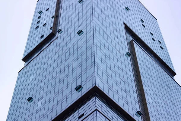 Projeto Geométrico Edifício Alto Cor Azul Com Fachada Vidro — Fotografia de Stock