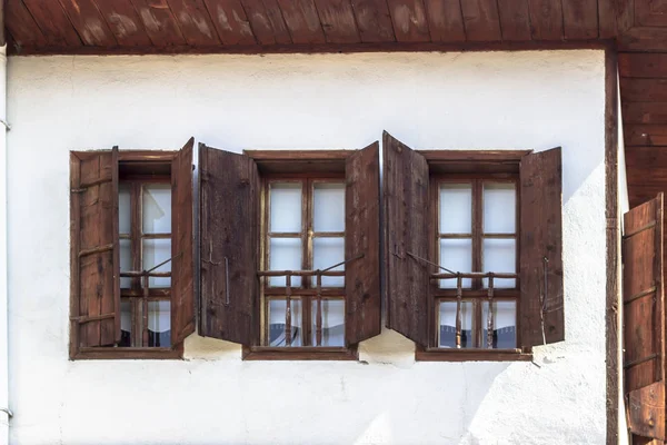 Передні Красиві Стріляти Незавершеної Дерев Яних Вікон Традиційного Турецького Будинку — стокове фото