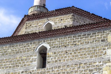 Safranbolu'da eski yığma taşlı şehir camiiperspektif alt ateş