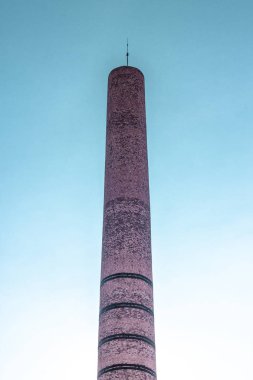 Abartılı renk şeması ile duvar tuğla fabrikası baca dikey çerçeve