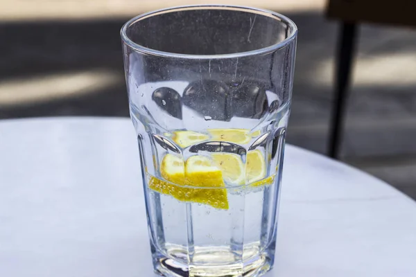 Close Shoot Soda Lemon Combination Half Transparent Glass Summertime — Stock Photo, Image