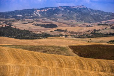 Volterra Ortaçağ şehir Toskana İtalya, güzel tepeler, yatay