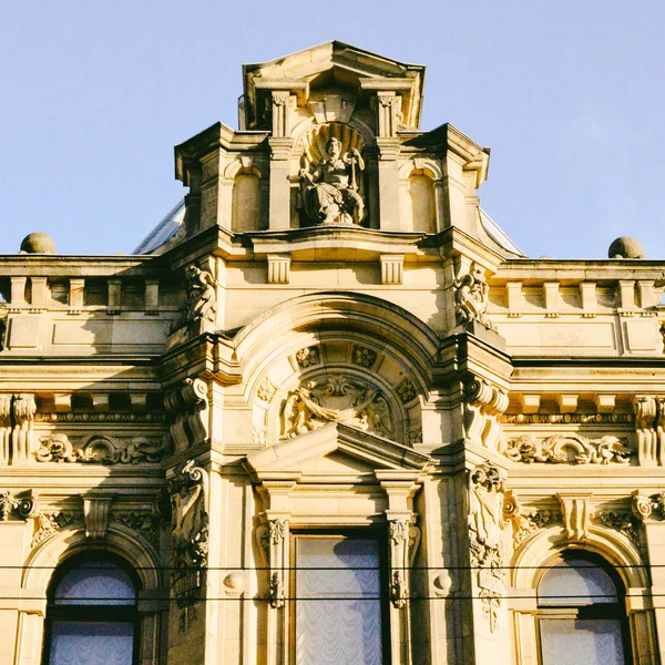 Saint Petersburg binanın cephe — Stok fotoğraf
