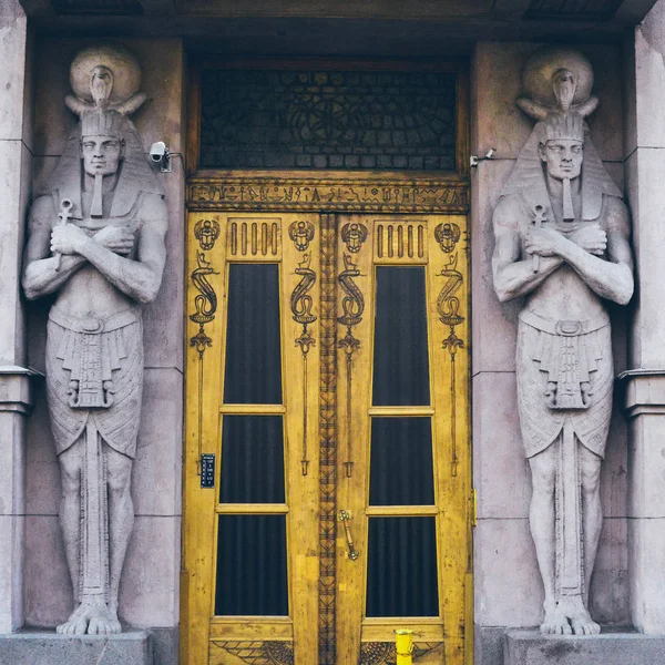 Saint Petersburg, Rusya'nın Mısır kapılar — Stok fotoğraf