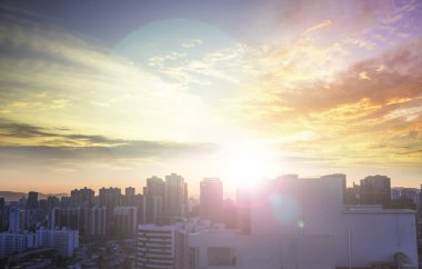 Şükran günü kavramı: Bokeh ışık ve şehir manzarası gündoğumu arka plan bulanıklık