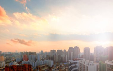 Şükran günü kavramı: Bokeh ışık ve şehir manzarası gündoğumu arka plan bulanıklık