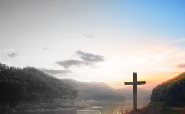 Χριστιανός Σταυρός Εμφανίζεται Φωτεινό Στο Φόντο Του Ουρανού — Φωτογραφία Αρχείου