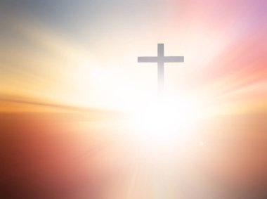 Paskalya kavramı: siluet Calvary dağ günbatımı arka plan üzerinde çapraz. 