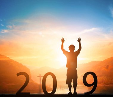 Yeni yıl kavramı: yeni hedefler, yeni yönelimler, yeni umutlar 2019 yılında