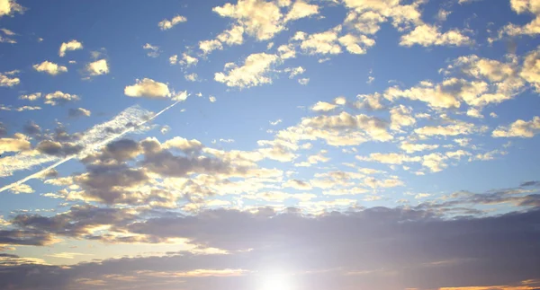 Świecie Środowiska Dzień Koncepcji Piękne Niebo Chmury Przed Zachodem Słońca — Zdjęcie stockowe