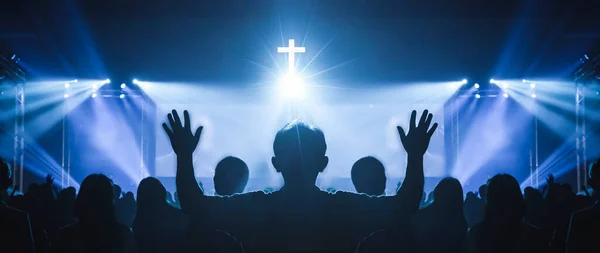 Concepto Adoración Iglesia Adoración Cristiana Con Mano Levantada Fondo Cruz — Foto de Stock