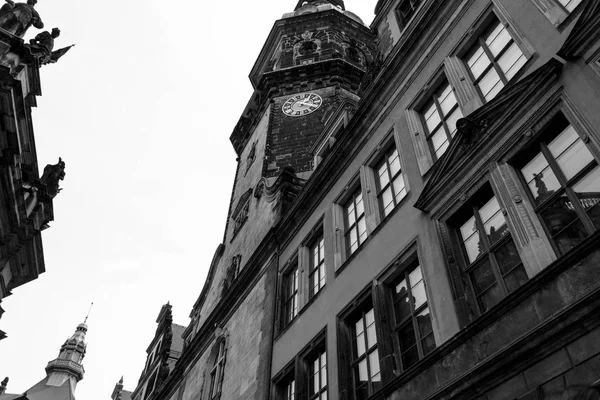 siyah ve beyaz fotoğraf. Almanya'da Dresden.
