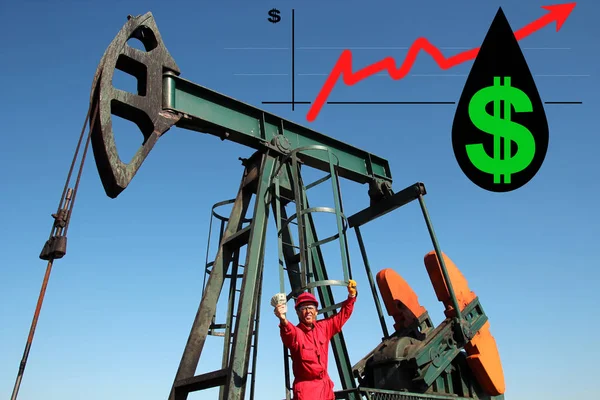 Oil Worker Oil Well Holding Dollar Bills Graph Growth Money — Stock Photo, Image